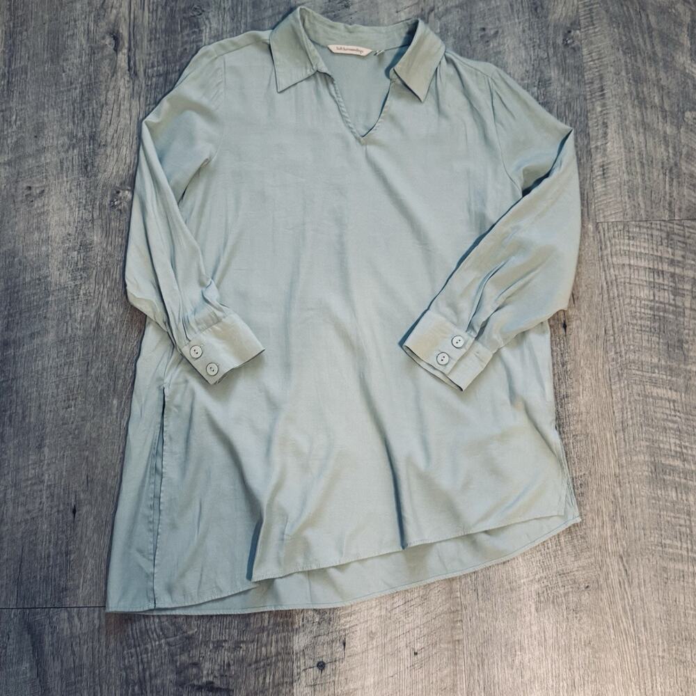 Soft Surroundings Button Embellished Asymmetrical 3/4 Sleeve Sage Green Tunic PM